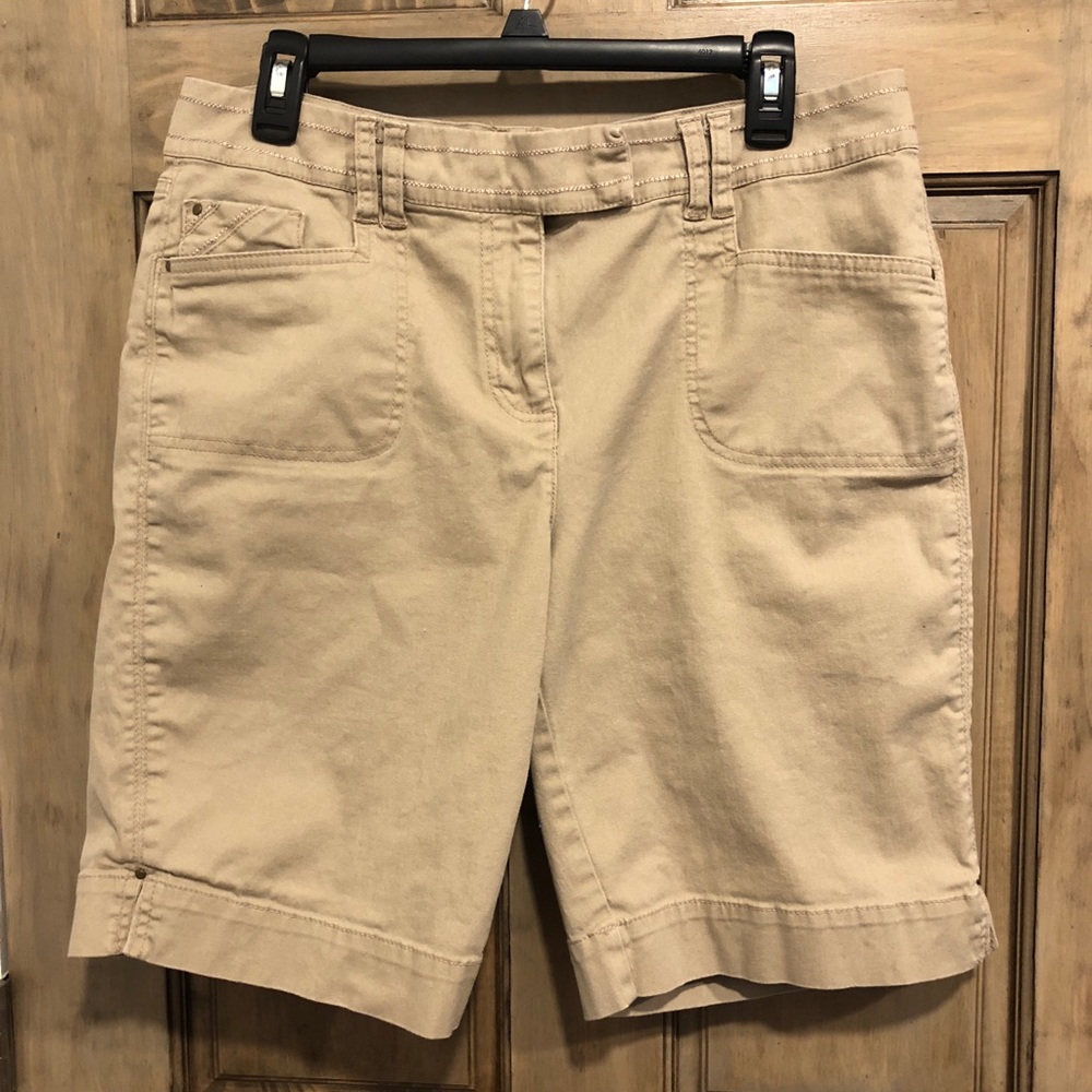 Size 14 Dress Barn Khaki Bermuda Short Capris